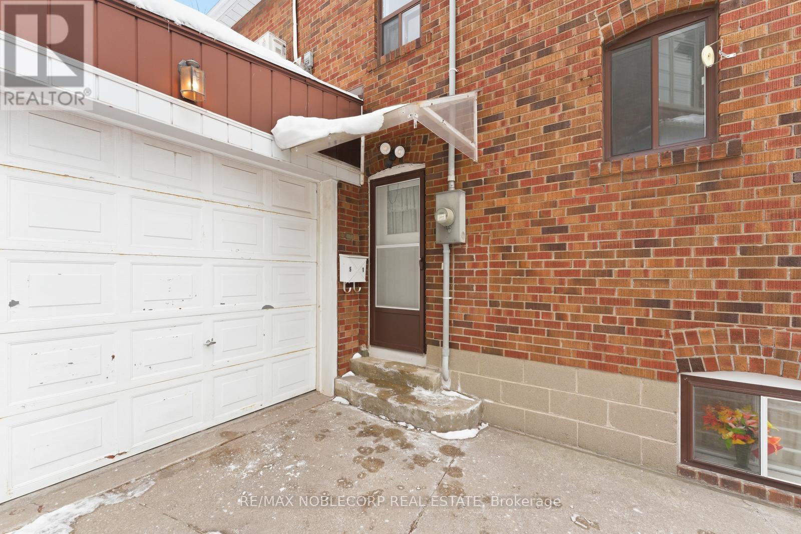51 GLENAVY AVENUE — photo 40