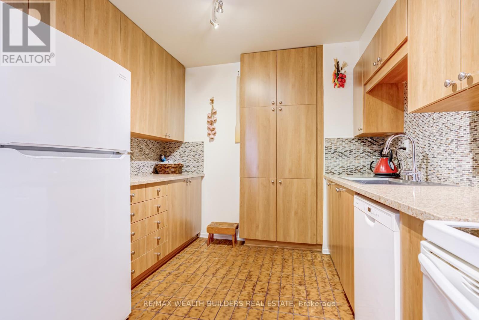 #1009 45 CARLTON STREET - 12