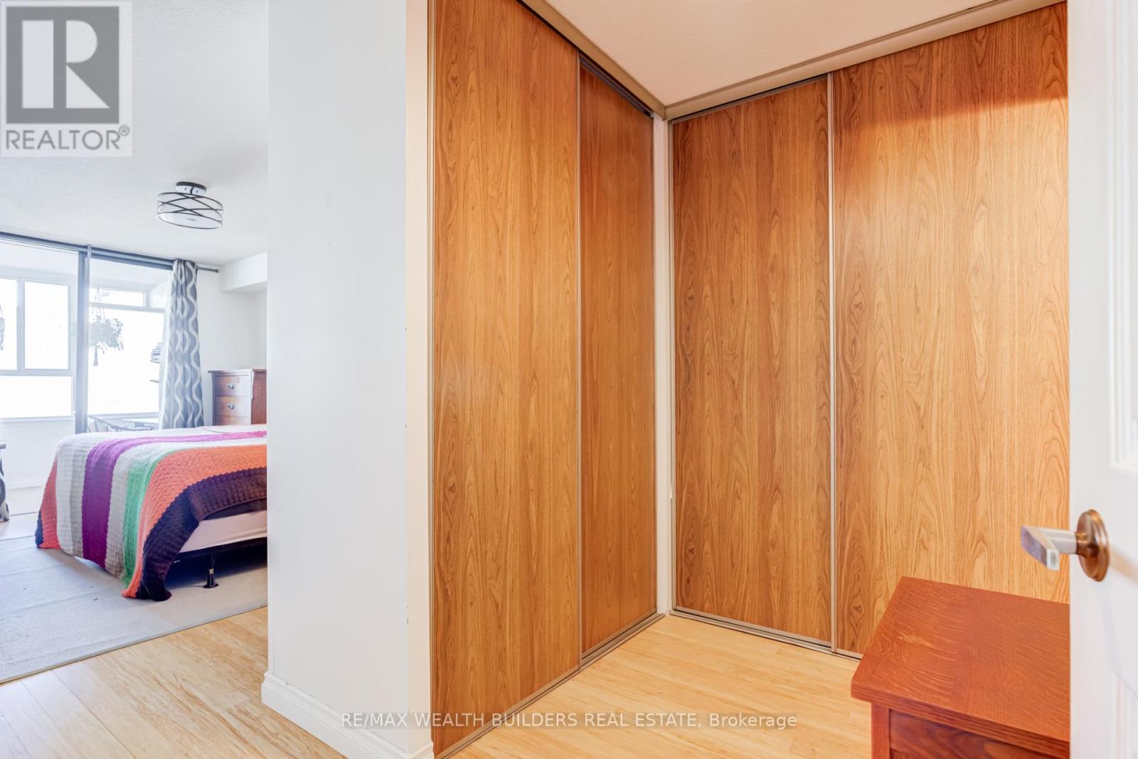 #1009 45 CARLTON STREET - 25
