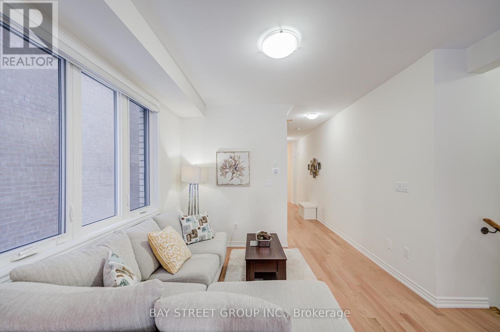 2916 NAKINA STREET — photo 6
