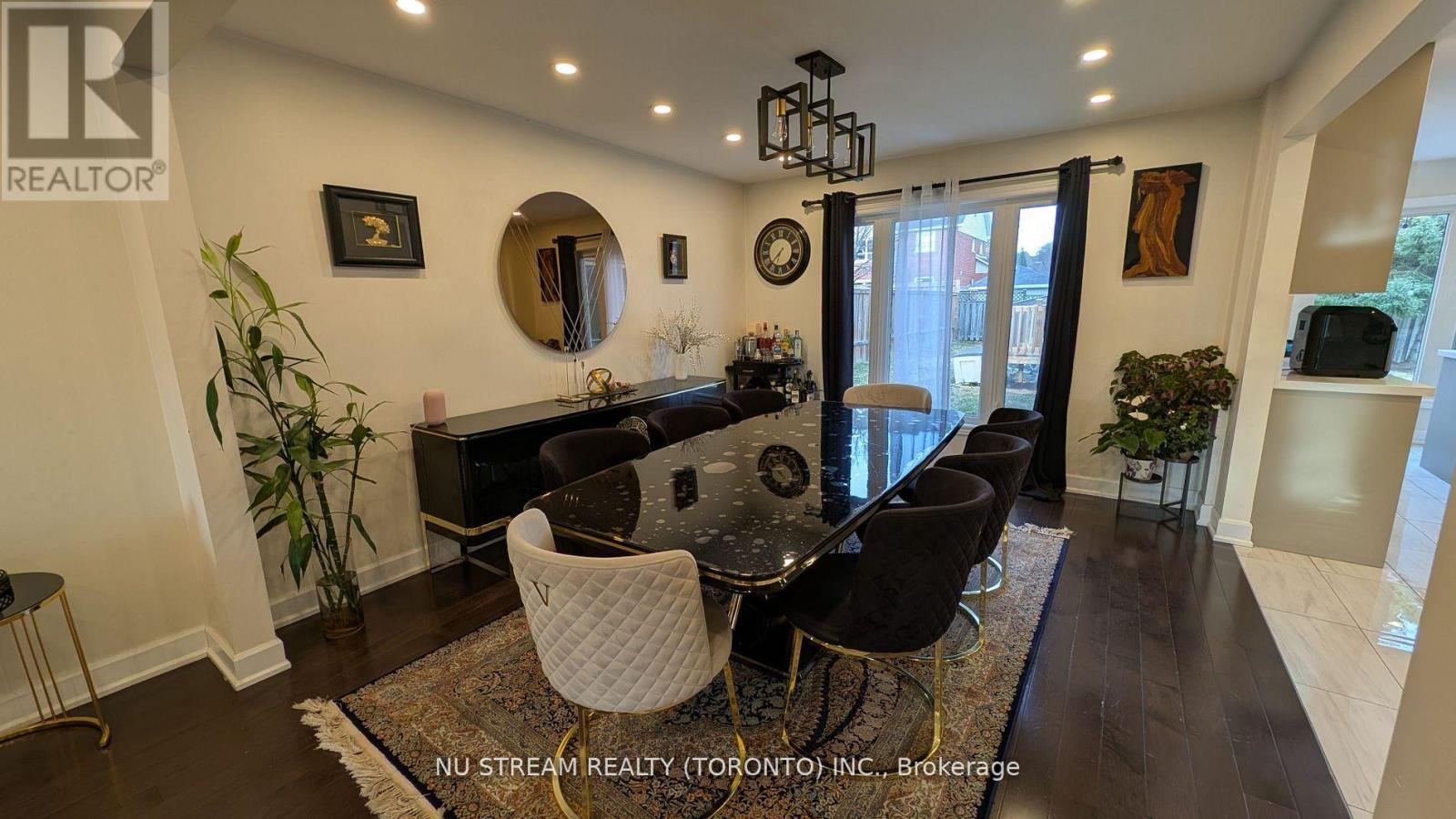 3 BLOOMFIELD TRAIL - 19