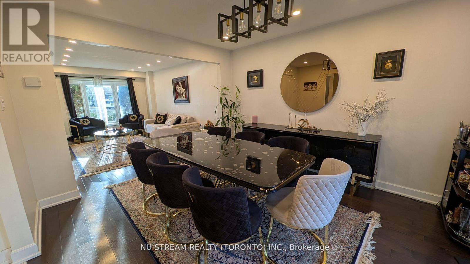 3 BLOOMFIELD TRAIL - 21