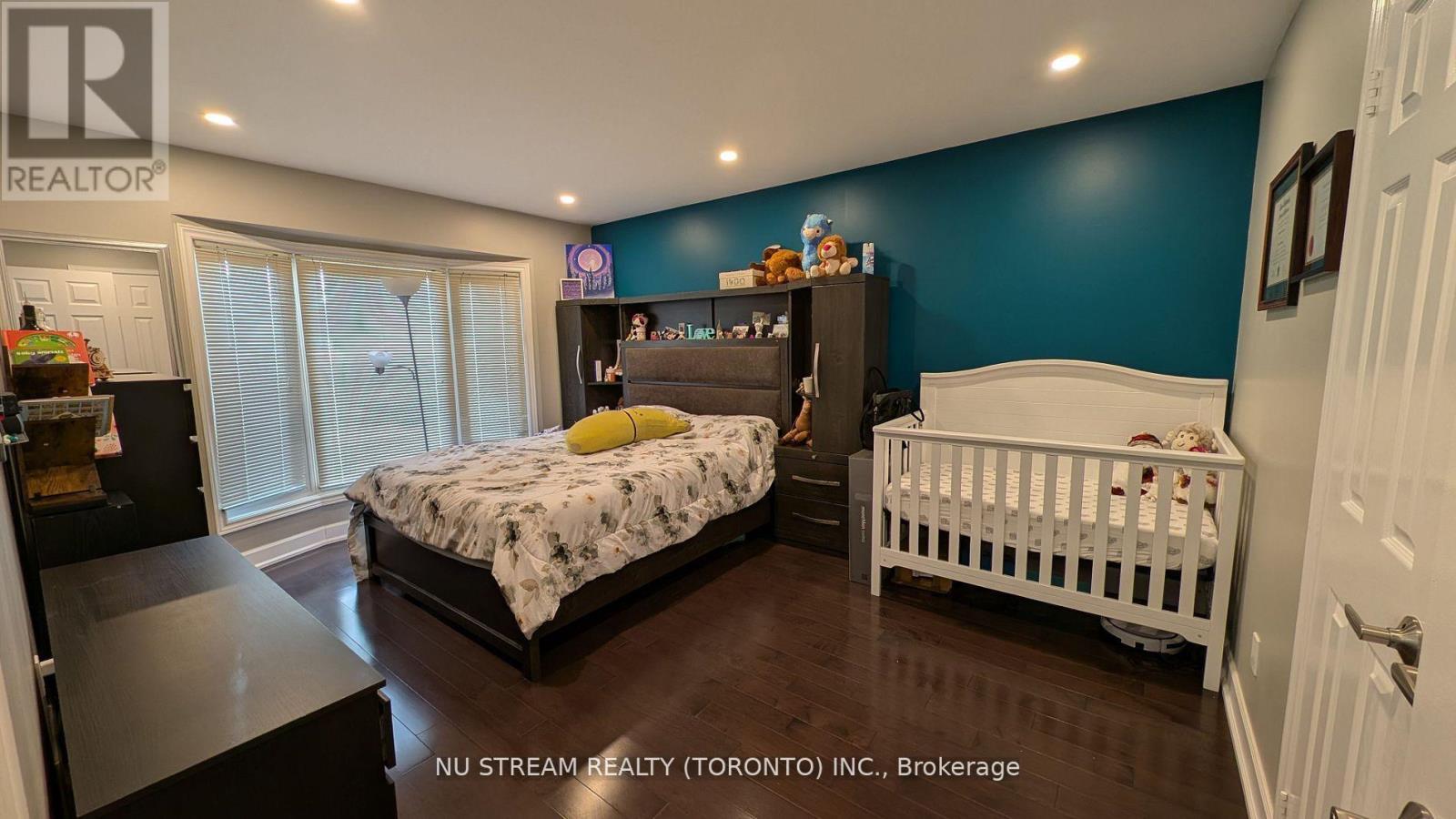 3 BLOOMFIELD TRAIL - 25