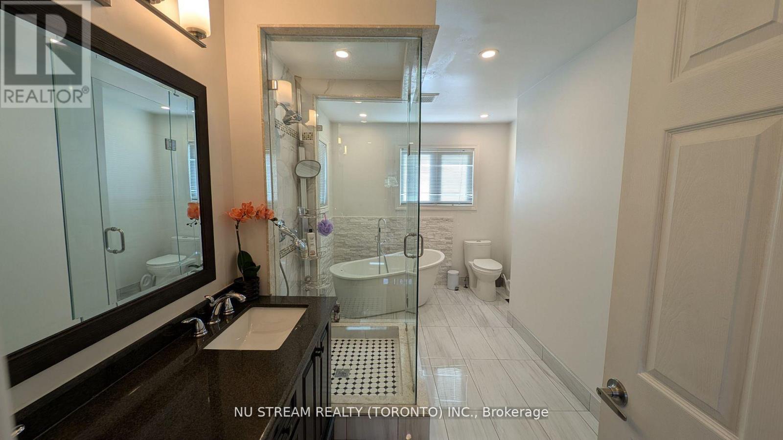 3 BLOOMFIELD TRAIL - 30