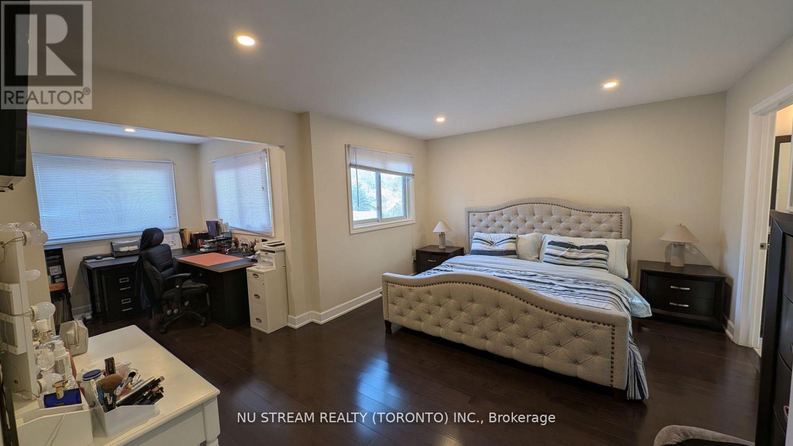 3 BLOOMFIELD TRAIL - 33
