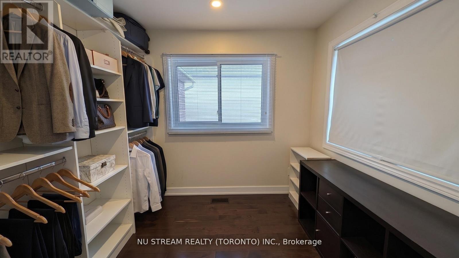 3 BLOOMFIELD TRAIL - 34