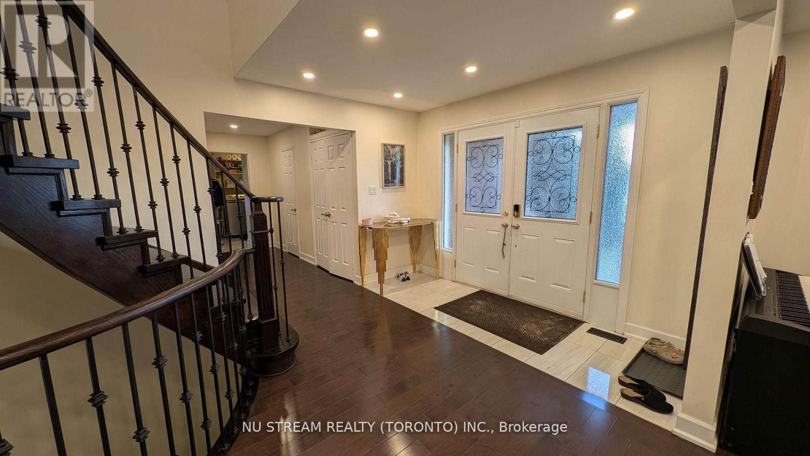 3 BLOOMFIELD TRAIL - 36
