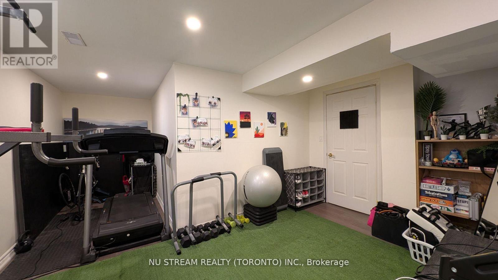 3 BLOOMFIELD TRAIL - 8