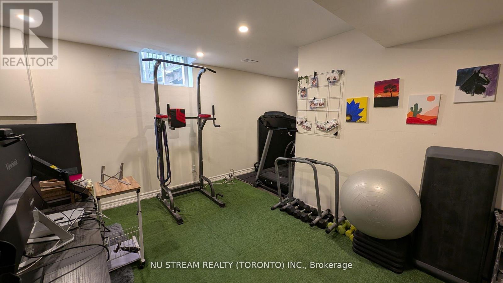 3 BLOOMFIELD TRAIL - 9