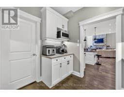 20572 Yonge Street, East Gwillimbury, ON L9N0J7 Photo 23