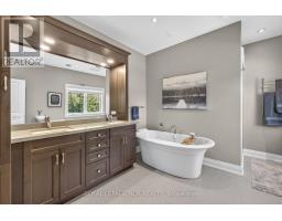 20572 Yonge Street, East Gwillimbury, ON L9N0J7 Photo 32
