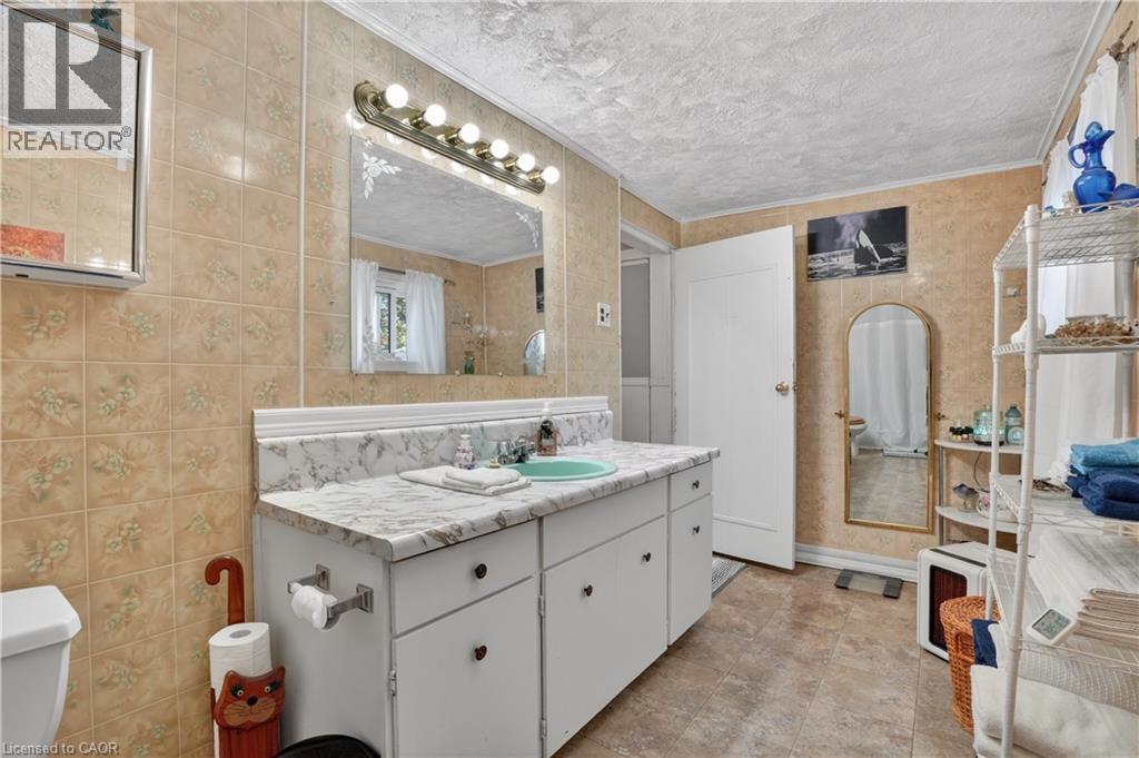 645 W QUEEN Street W, Mount Forest, Ontario, N0G2L1 — Photo 35