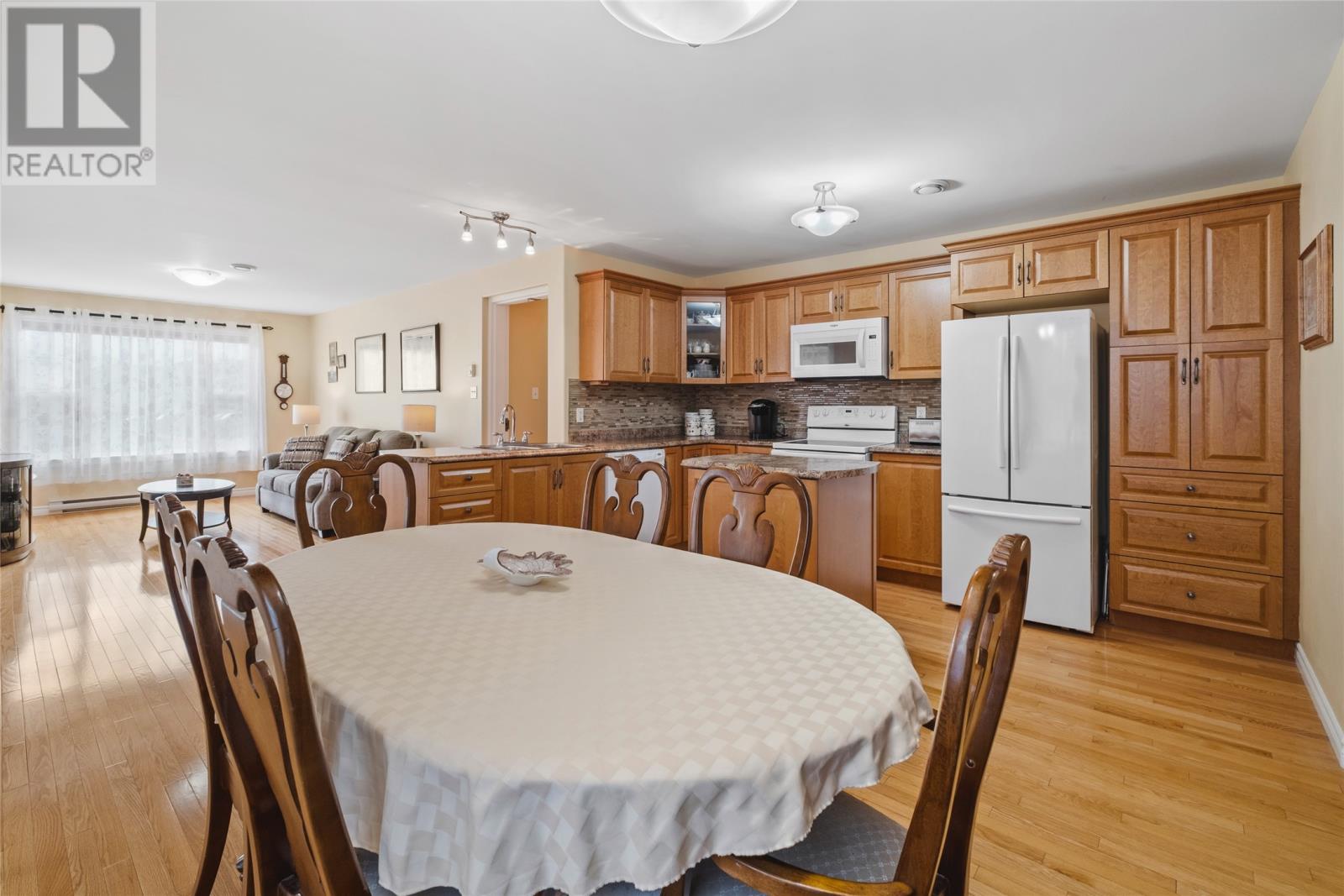 76 Julieann Place — photo 37