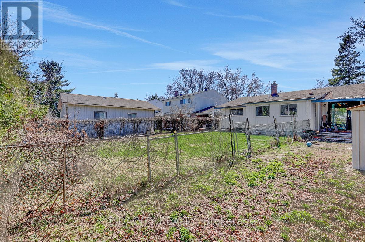 2336 OGILVIE ROAD - 11