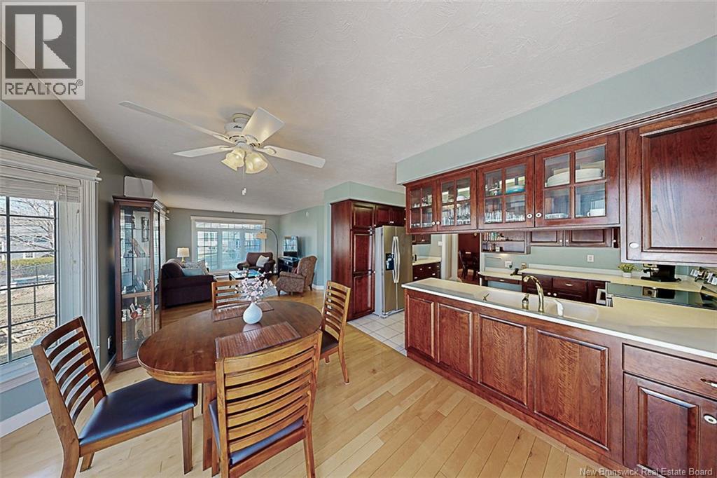 305 Douglas Avenue - 13