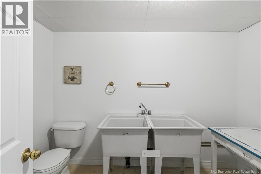 305 Douglas Avenue - 36