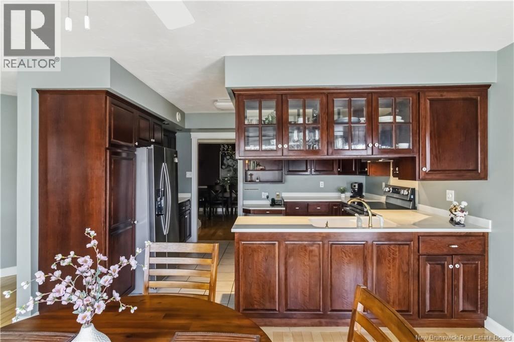 305 Douglas Avenue - 9
