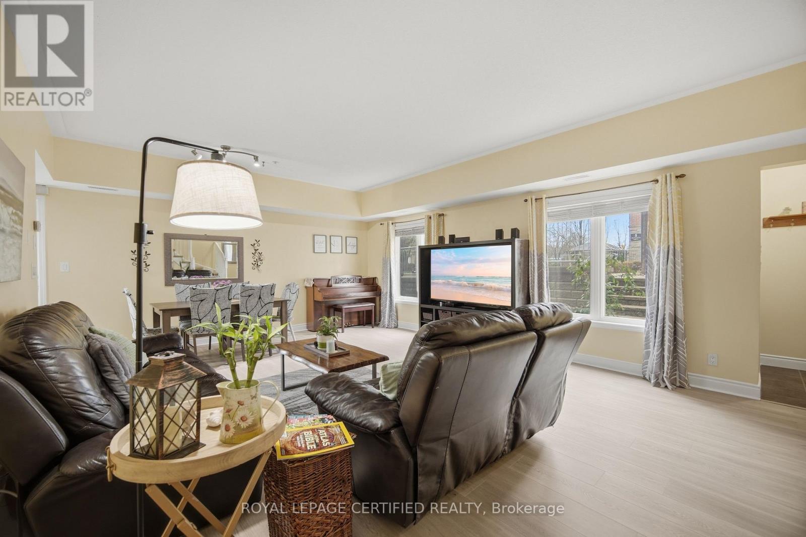 #101 25 RICHGROVE DRIVE - 10