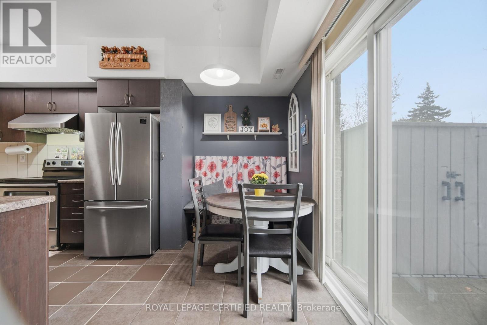 #101 25 RICHGROVE DRIVE - 14