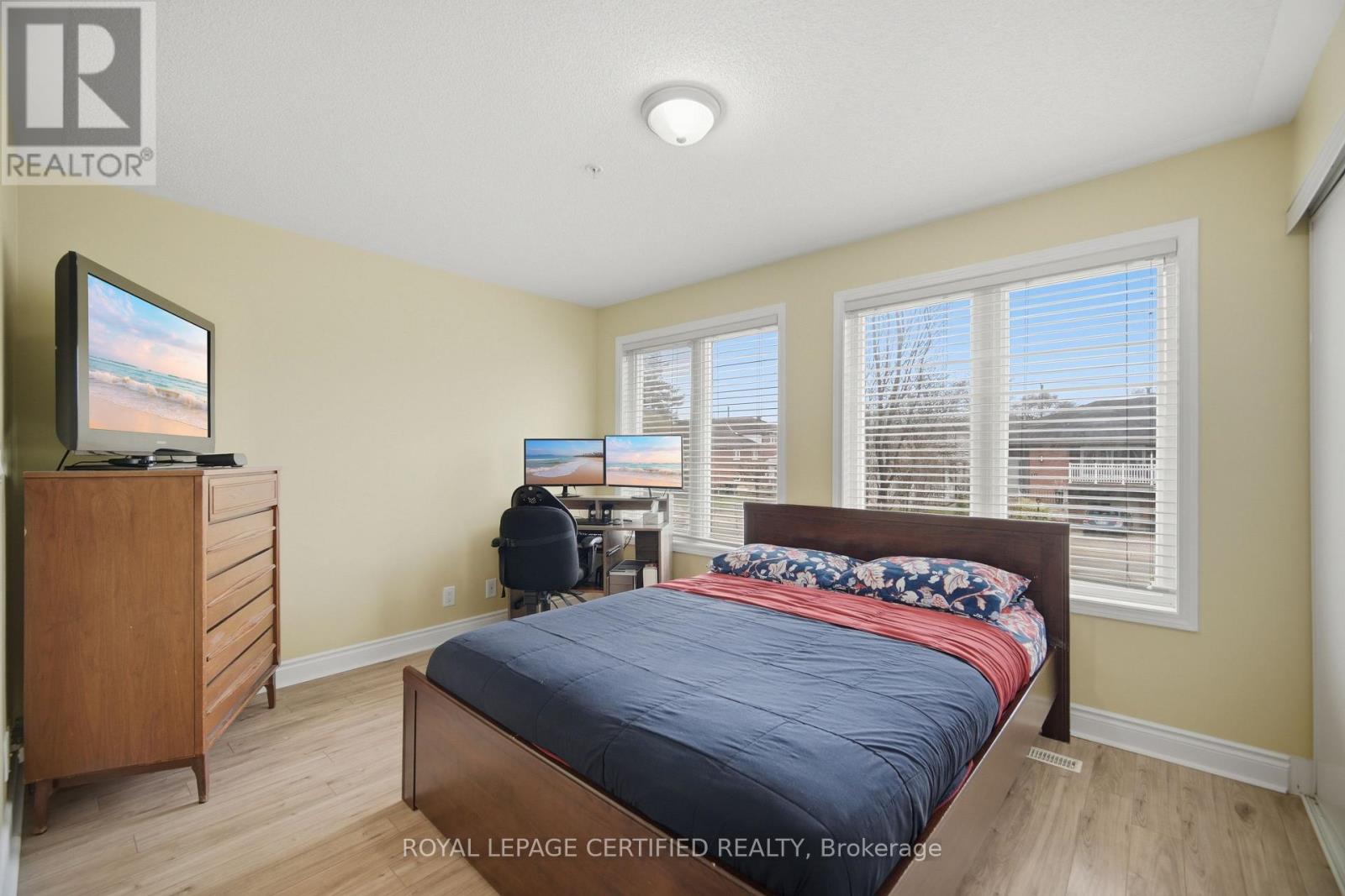 #101 25 RICHGROVE DRIVE - 23
