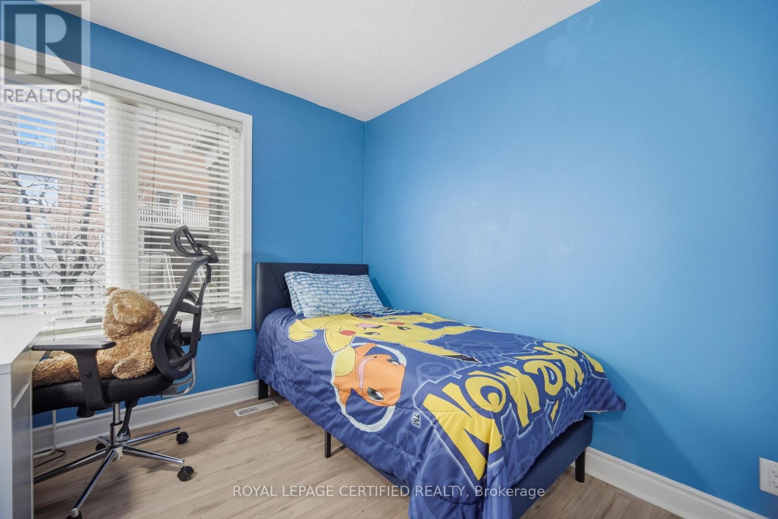 #101 25 RICHGROVE DRIVE - 28