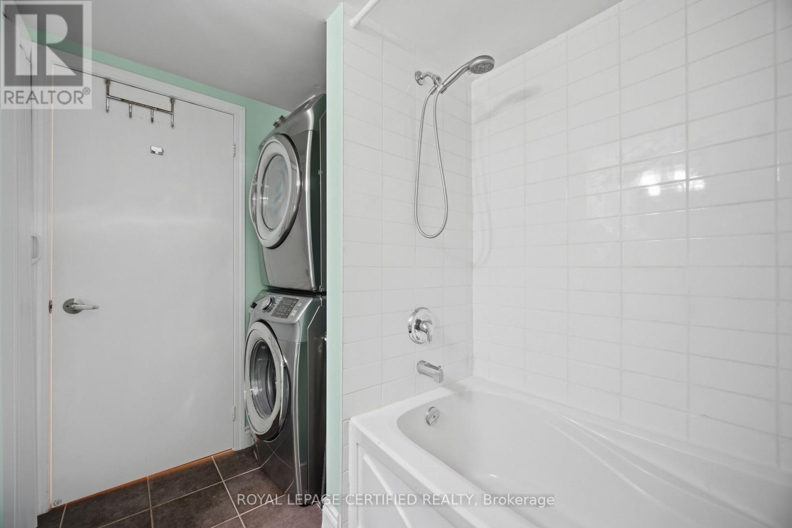 #101 25 RICHGROVE DRIVE - 32