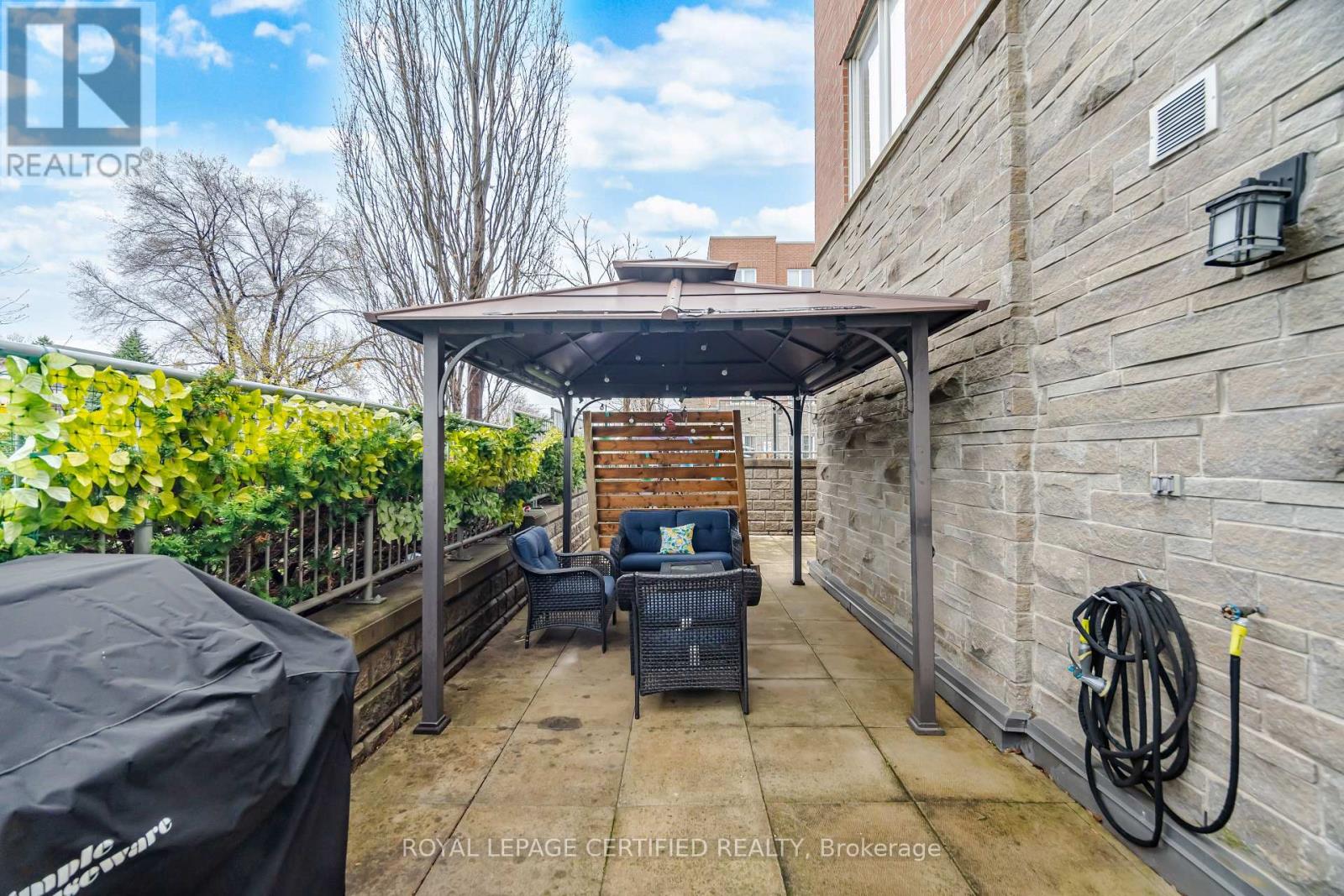 #101 25 RICHGROVE DRIVE - 34