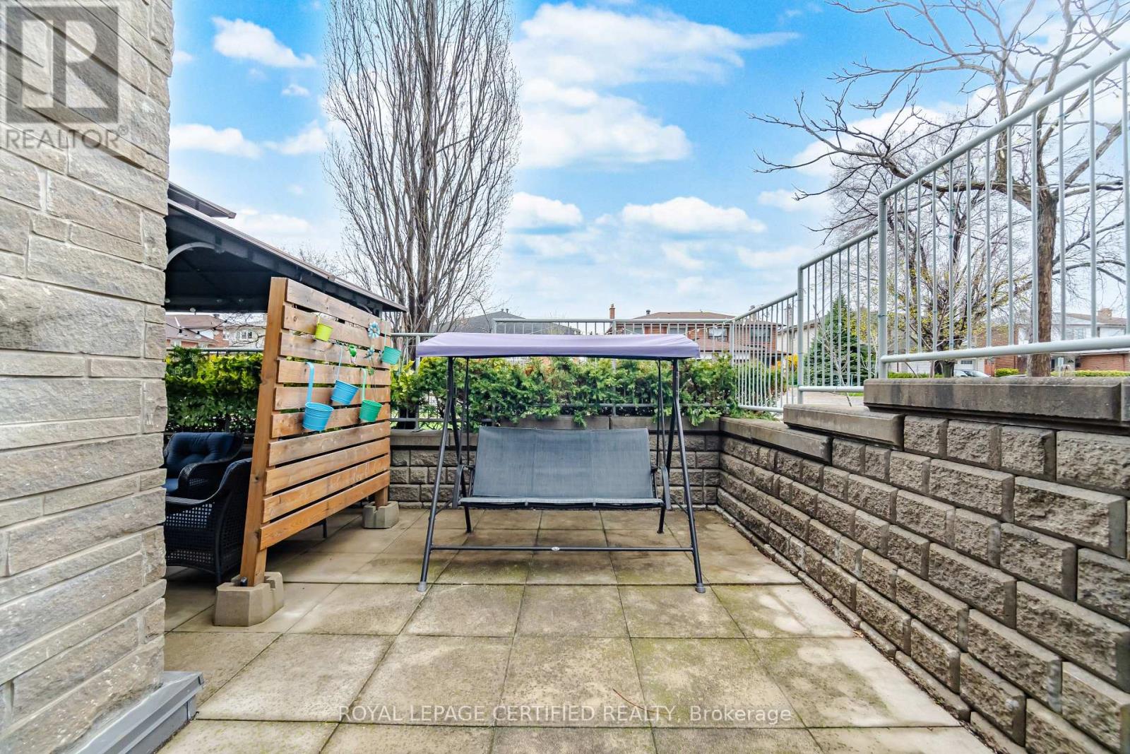 #101 25 RICHGROVE DRIVE - 38