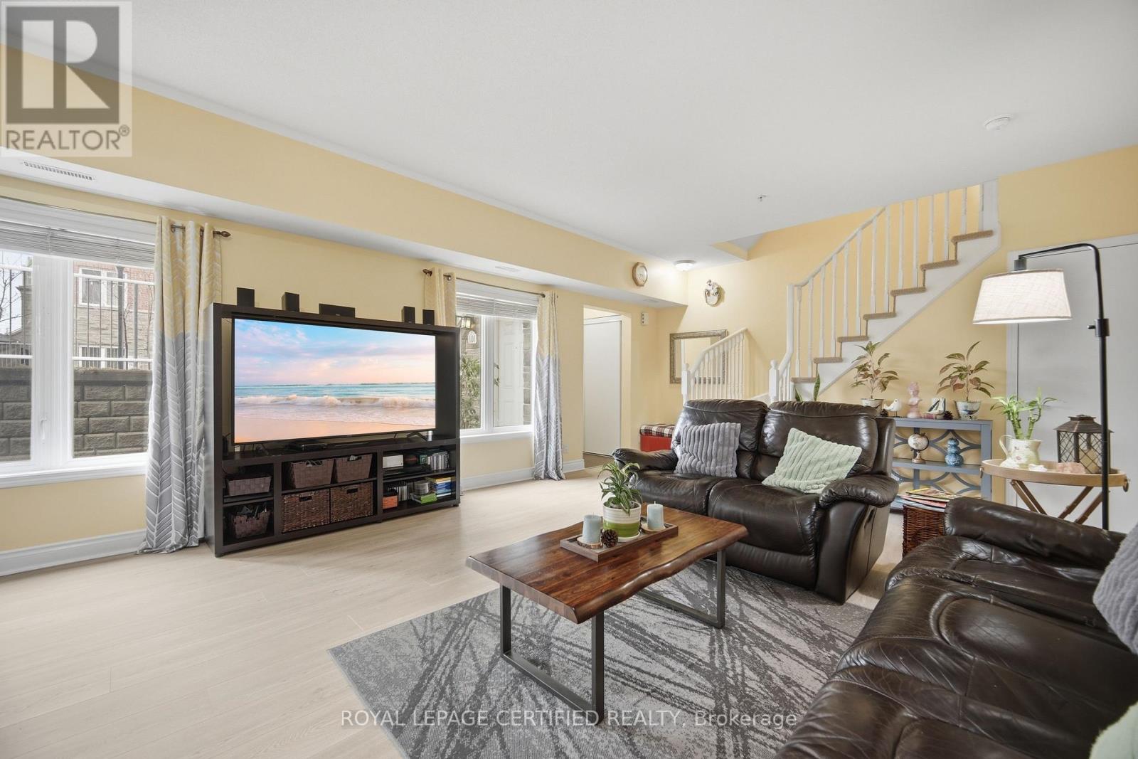 #101 25 RICHGROVE DRIVE - 9