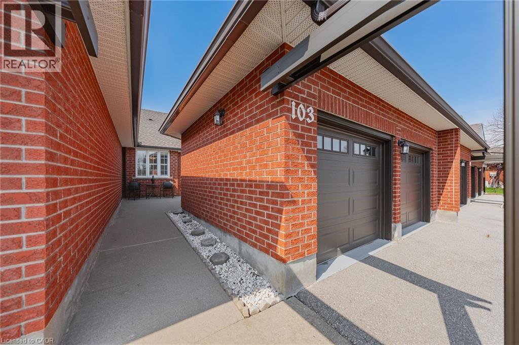 10 ISHERWOOD Avenue Unit# 103, Cambridge, Ontario, N1R8L8 — Photo 2
