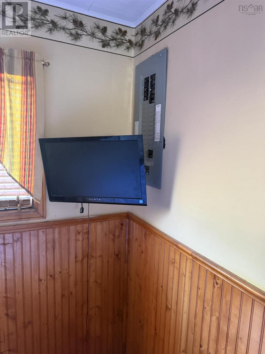 Property 10 of 14 of 15576 Highway 316