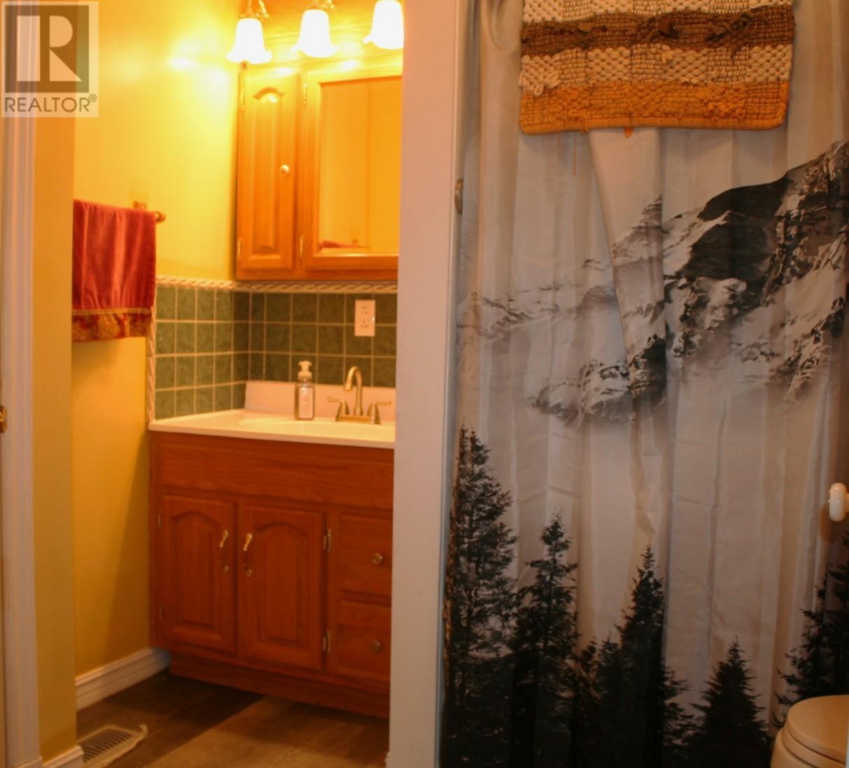 Main bathroom
