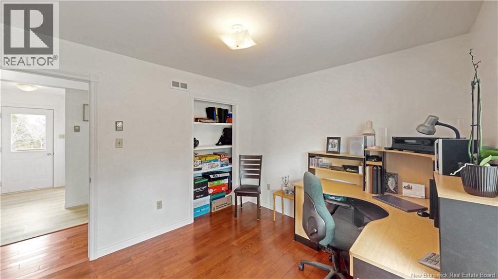 28 Kenneth Drive - 26