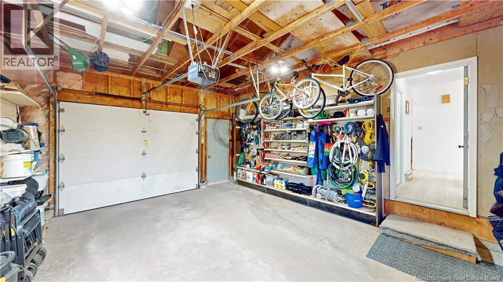 28 Kenneth Drive - 39