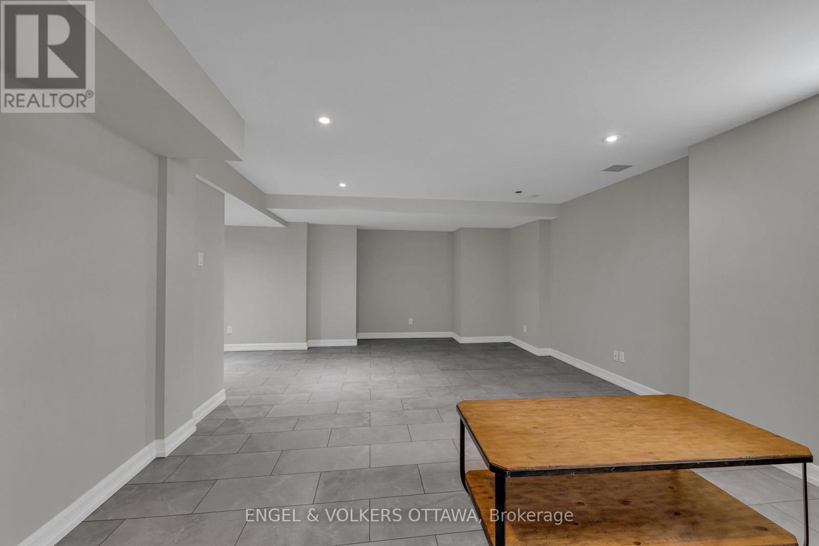 145 MANORHILL PRIVATE — photo 27