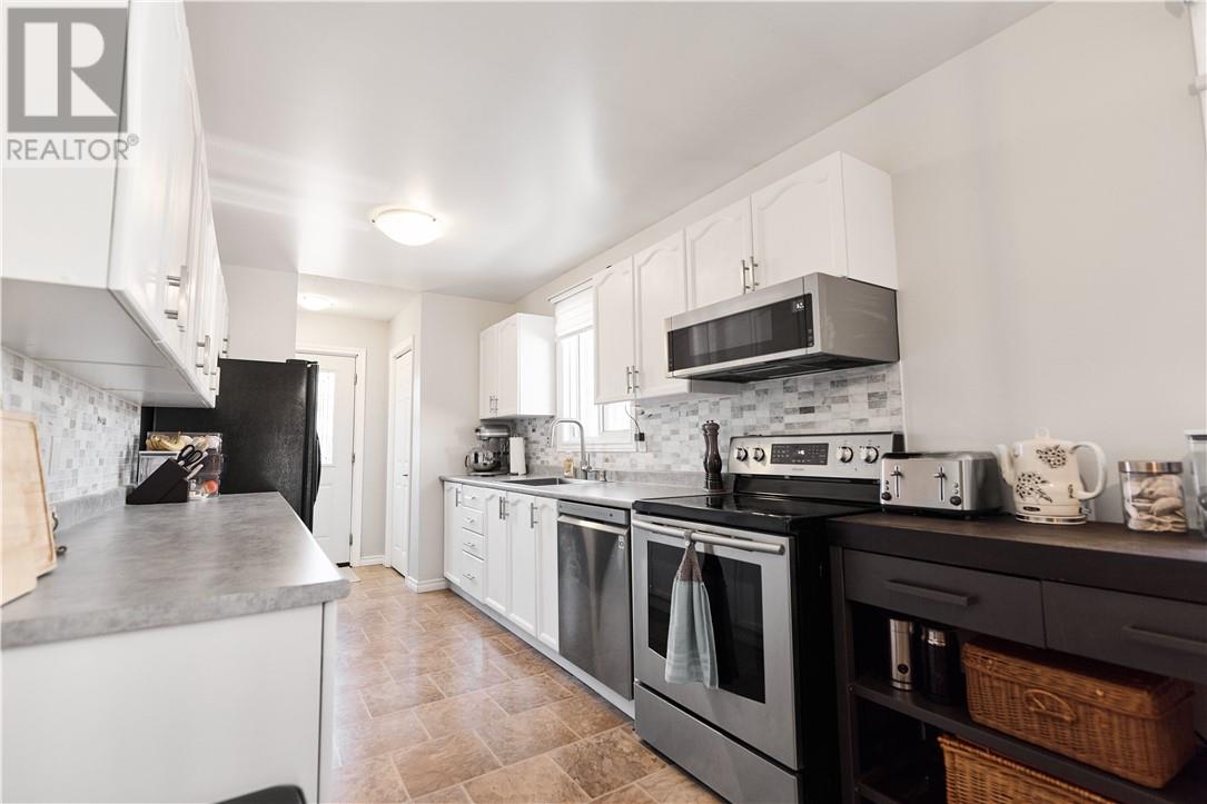 141 Plumtree Crescent, Sudbury, Ontario, P3B4G6 — Photo 12