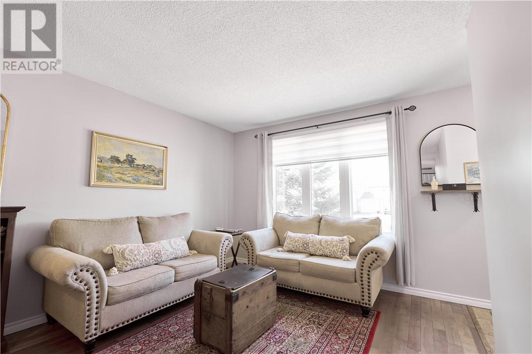 141 Plumtree Crescent, Sudbury, Ontario, P3B4G6 — Photo 6