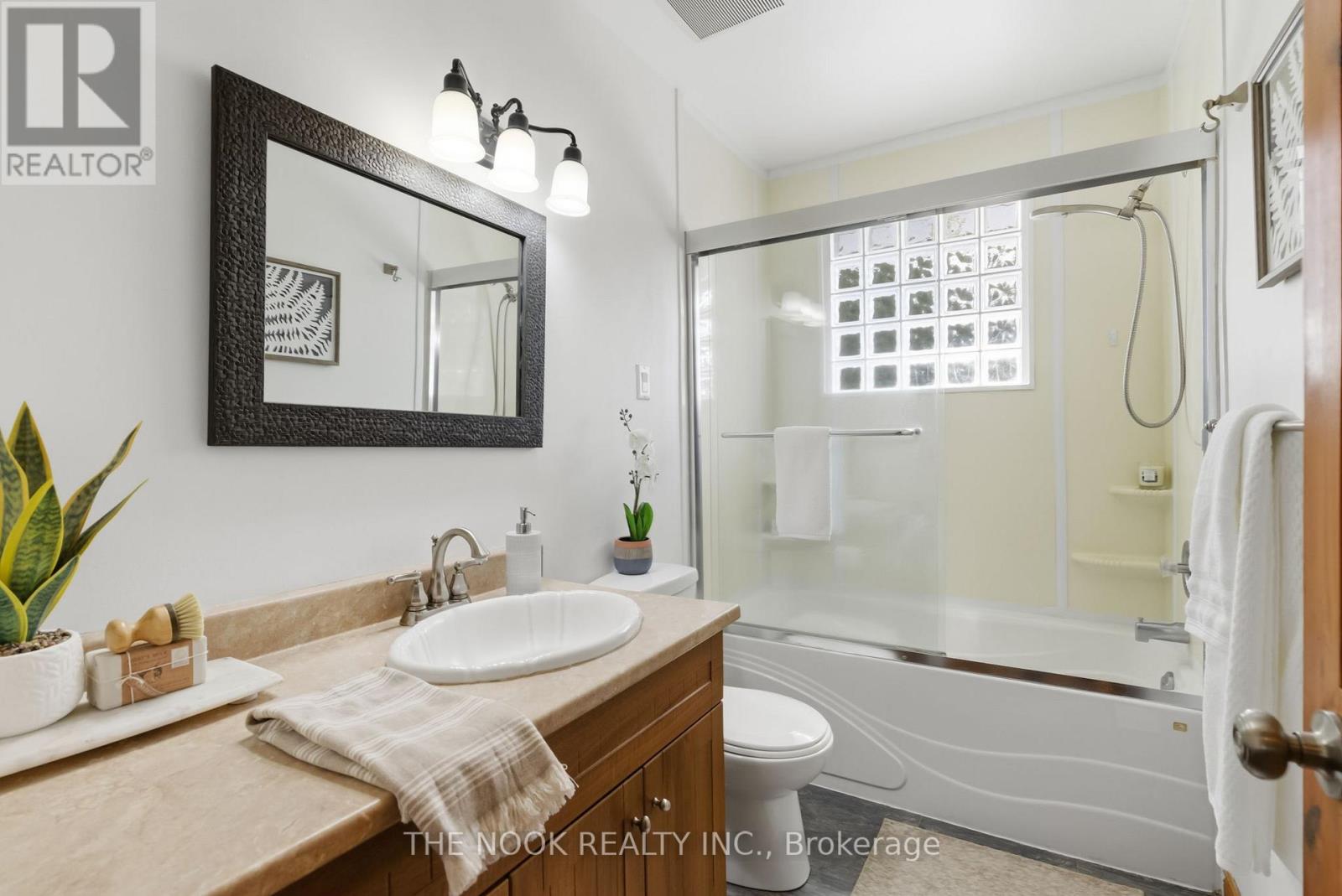 201 SKI HILL ROAD - 26