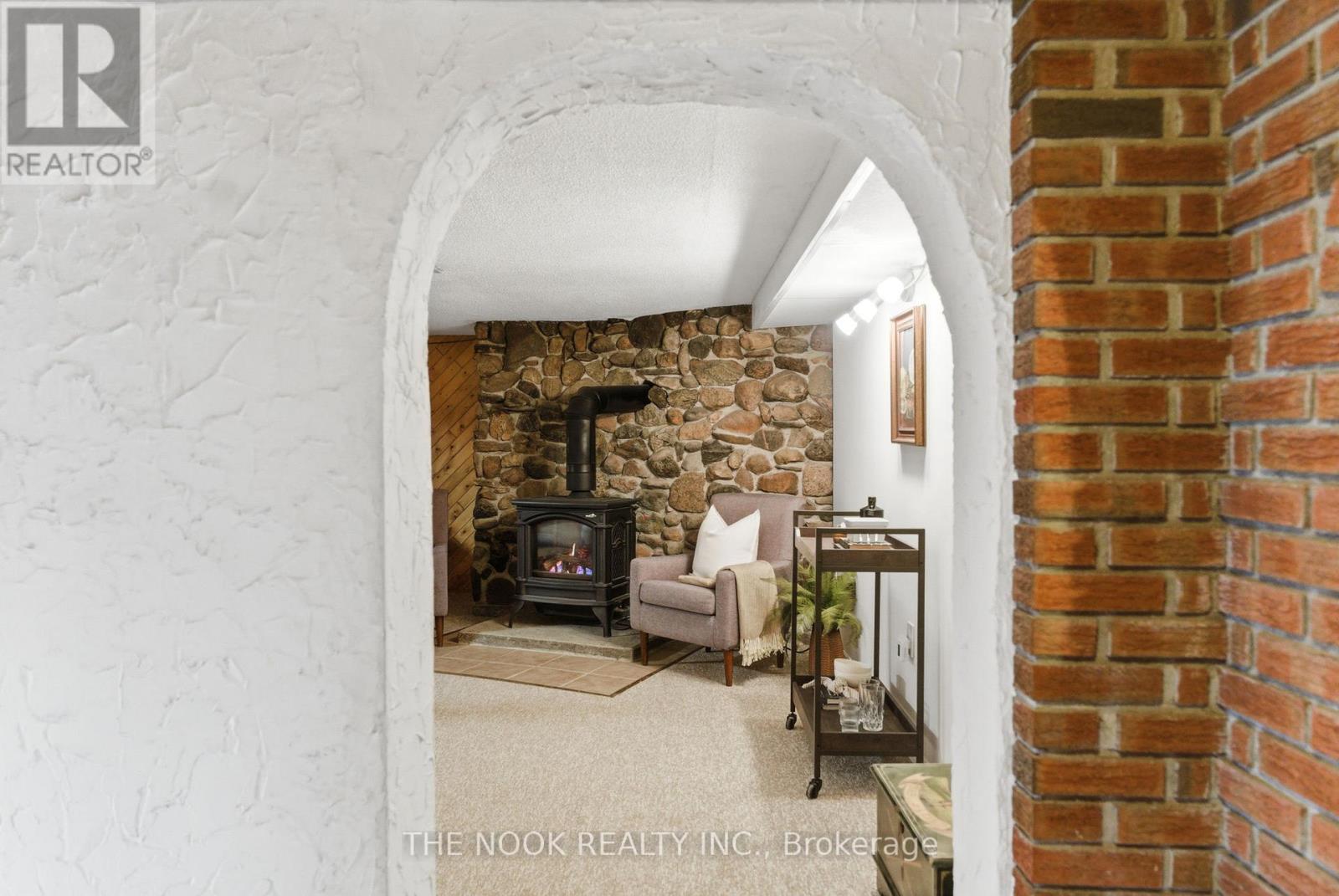 201 SKI HILL ROAD - 27