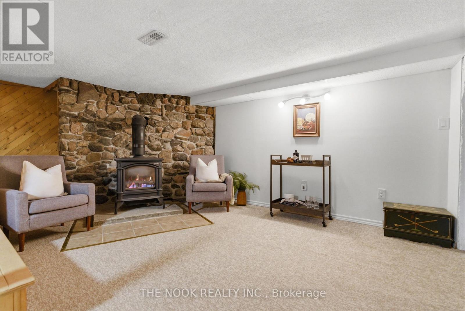201 SKI HILL ROAD - 29