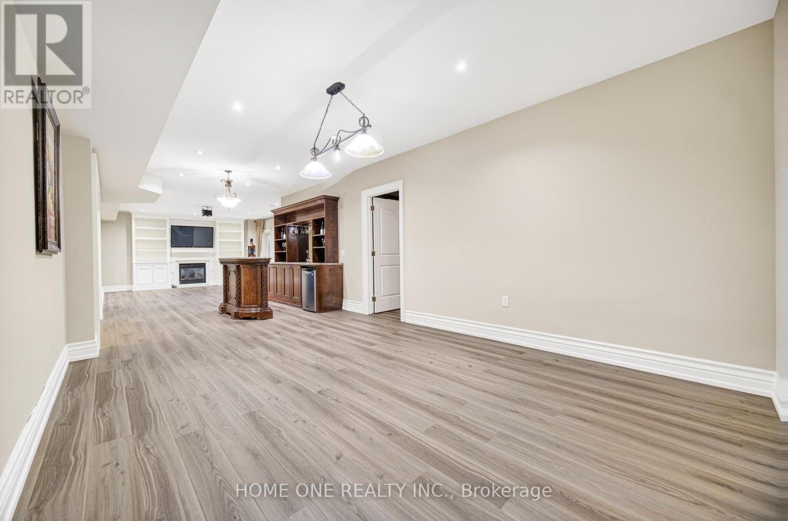 198 MAY AVENUE - 35