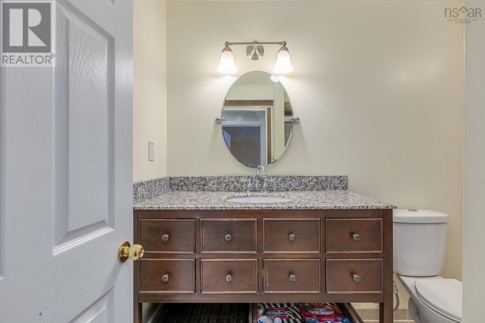 Property 23 of 43 of 404 Poplar Drive