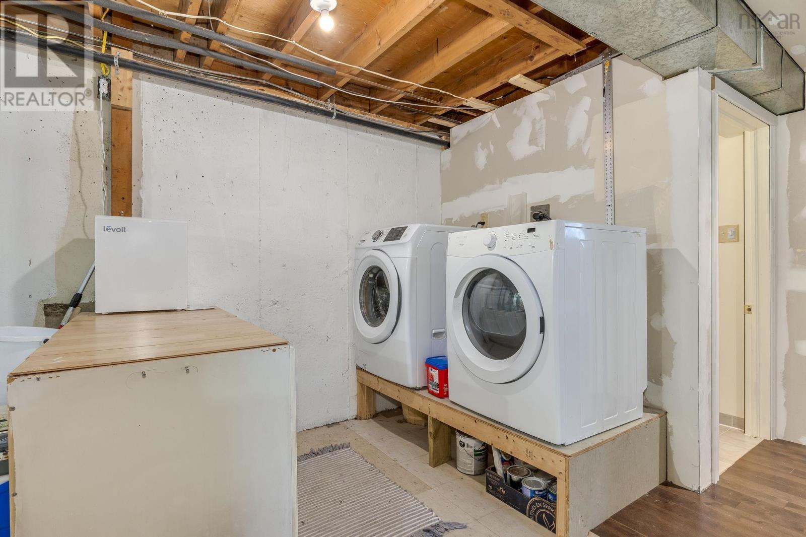 Property 26 of 43 of 404 Poplar Drive