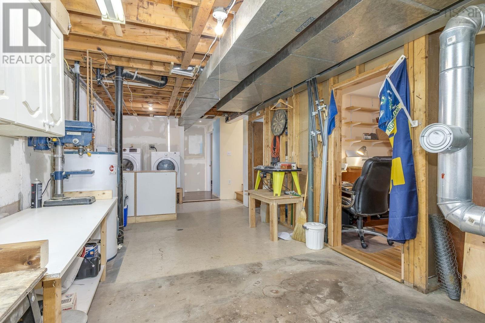 Property 29 of 43 of 404 Poplar Drive