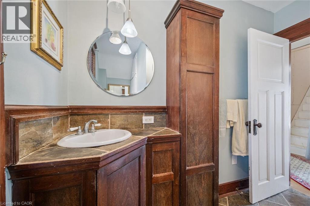 115 ALLEN Street E - 19