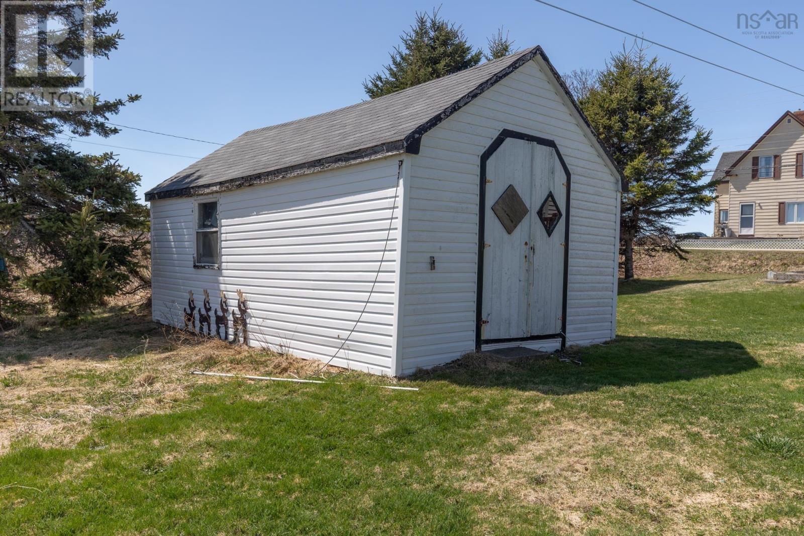 Property 9 of 34 of 485 Highway 304