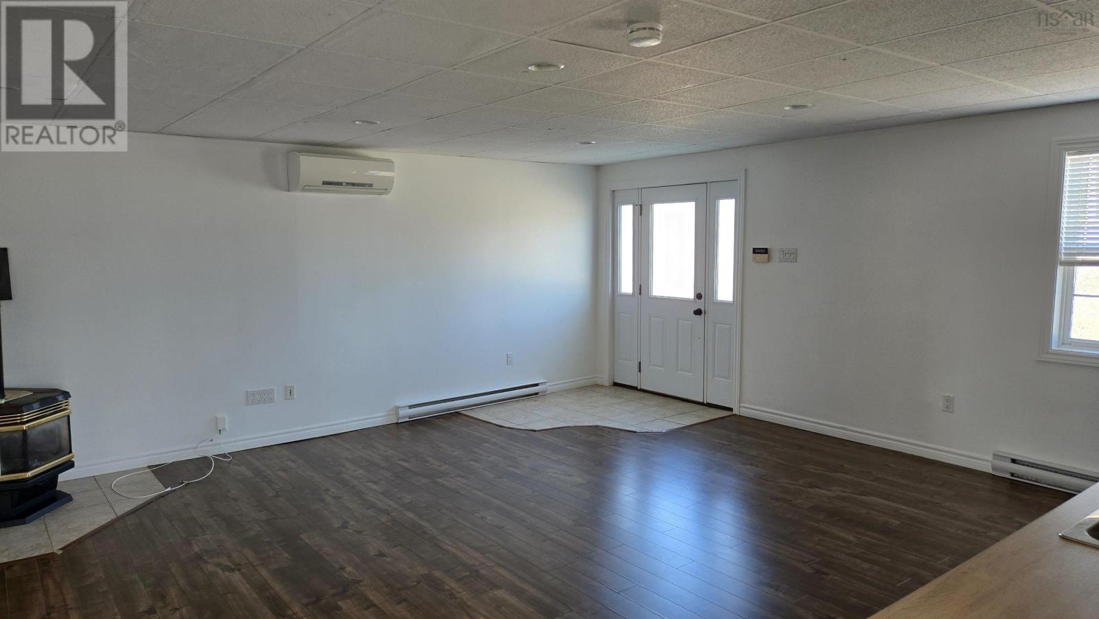 Property 22 of 32 of 805 Highway 1