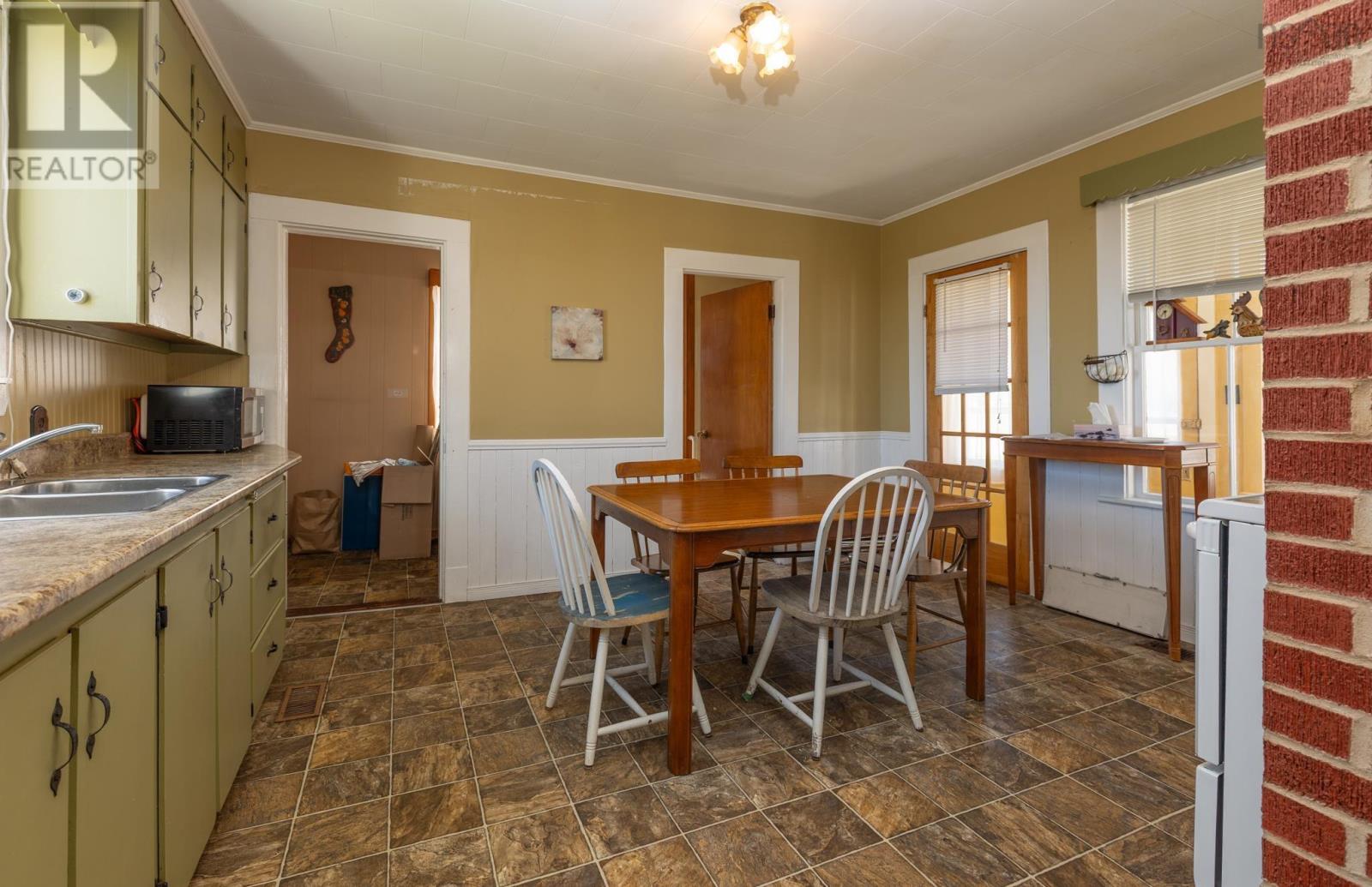 Property 21 of 34 of 485 Highway 304