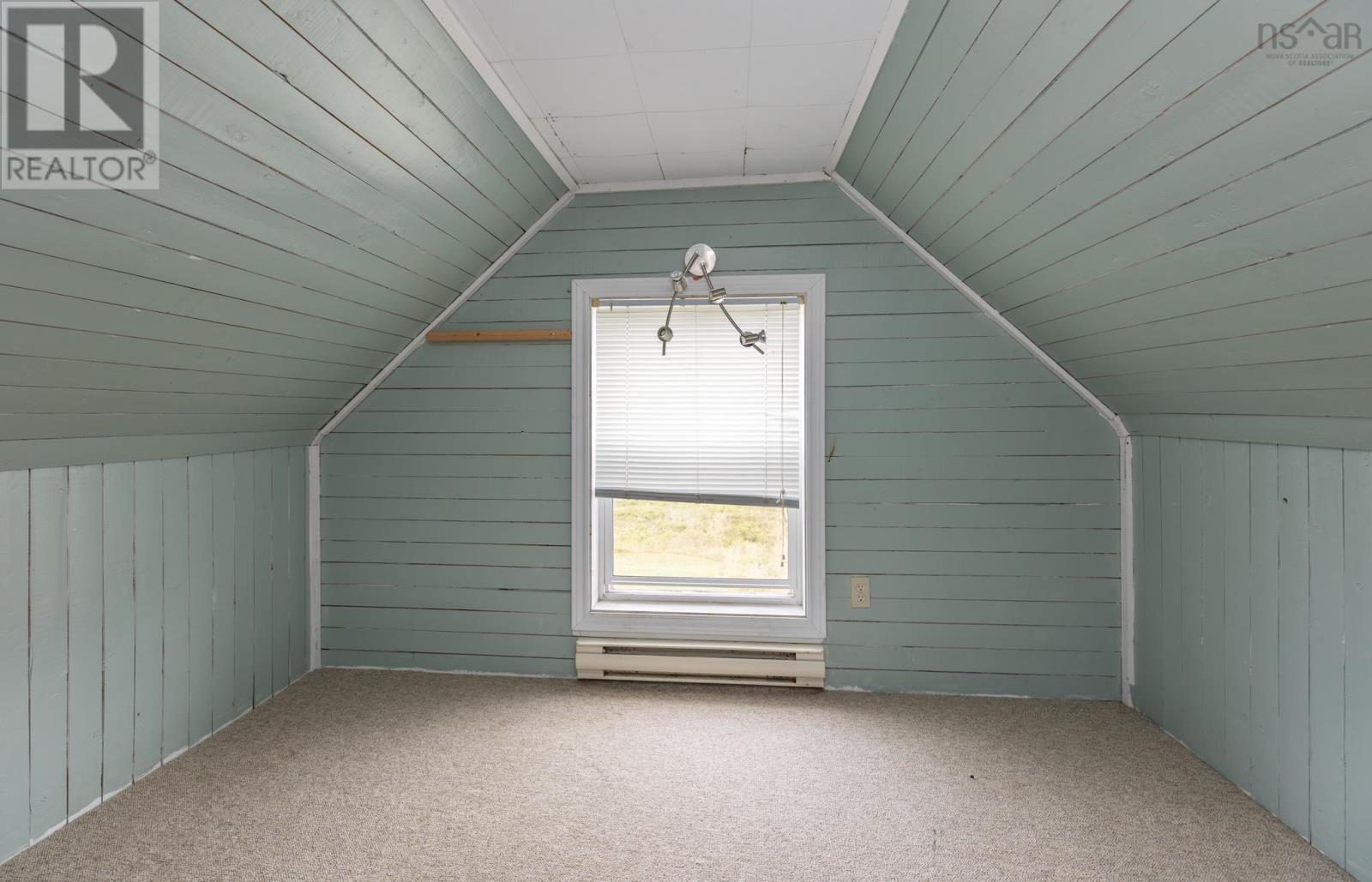 Property 17 of 32 of 805 Highway 1