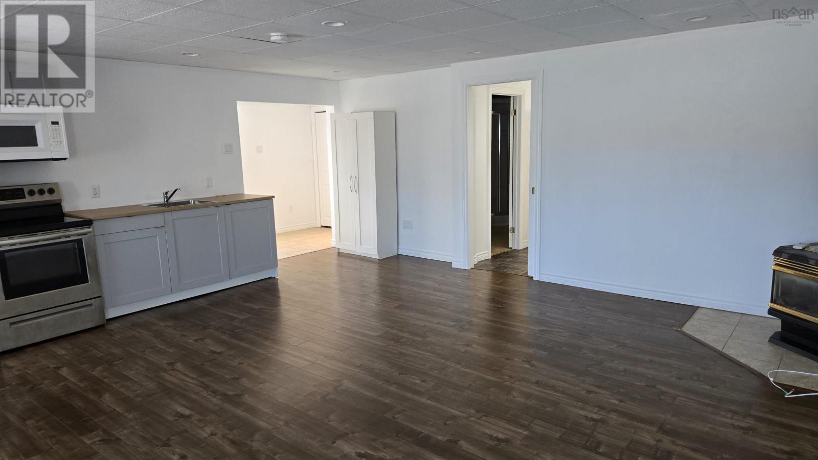 Property 24 of 32 of 805 Highway 1